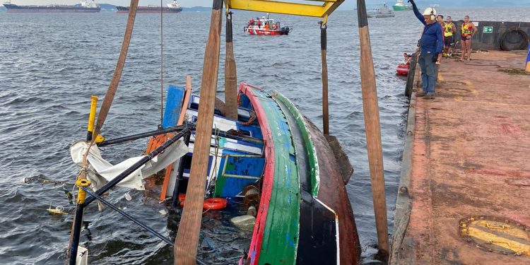 Polícia vai apurar se houve negligência em caso de naufrágio no Rio