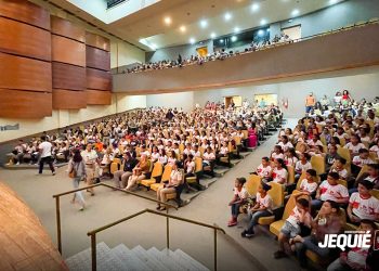 Prefeitura de Jequié e Polícia Militar promovem formatura de 564 alunos do Programa Educacional de Resistência às Drogas