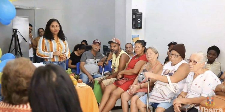 Prefeitura de Ubaíra entrega aparelhos de glicemia para pacientes diabéticos e realiza palestra com nutricionista.