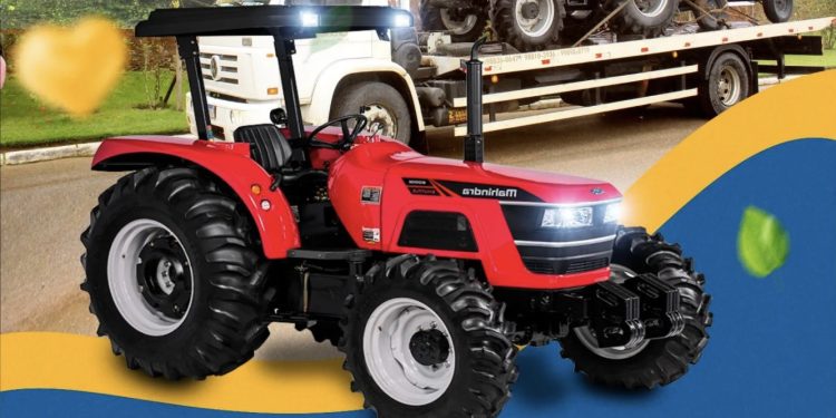 Prefeitura de Ubaíra celebra a chegada de mais trator para servir a população