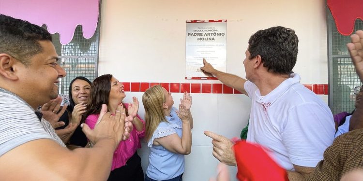 Prefeitura de Jequié retoma pavimentação de ruas do bairro KM 3 e amplia serviços de pavimentação no entorno do CEAVIG