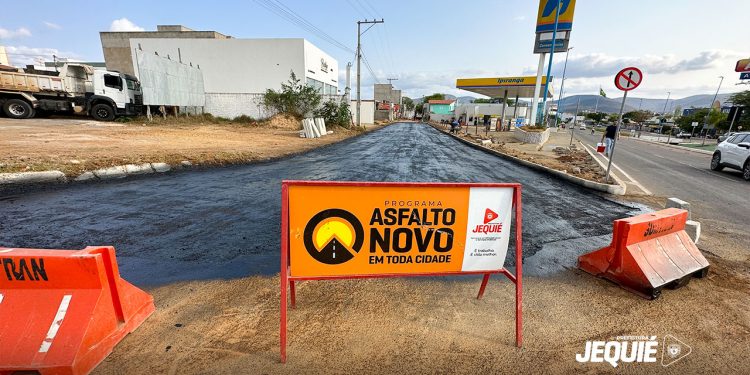 Prefeitura de Jequié conclui pavimentação da via de acesso ao Parque das Algarobas e segue com novas intervenções estruturais nos bairros