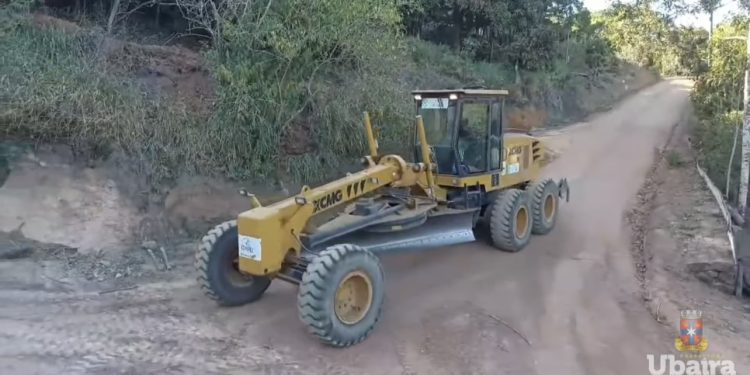 Prefeitura de Ubaíra recupera estradas da zona rural da Cachoeirinha