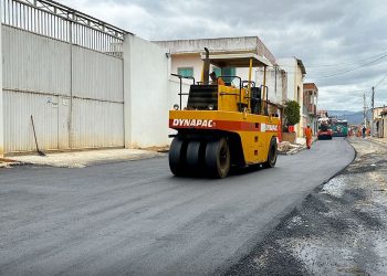 Prefeitura de Jequié amplia obras de pavimentação asfáltica e melhorias chegam à Rua dos Salmões e Rua Wilson Carlos no Joaquim Romão