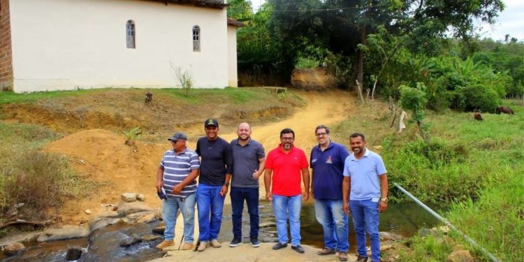 Prefeitura de Ubaíra faz visita para início de obra de ponte na divisa com Jiquiriçá