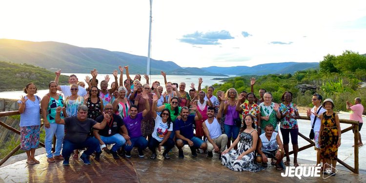 Adolescentes e pessoas idosas assistidas pela Prefeitura de Jequié participam de atividades relativas ao projeto Colônia de Férias