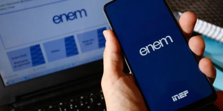 Pedidos de isenção da taxa do Enem podem ser feitos até sexta-feira (26)