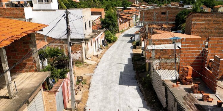 Prefeitura de Jequié amplia obras de pavimentação asfáltica e leva melhorias a novas ruas do bairro KM 3
