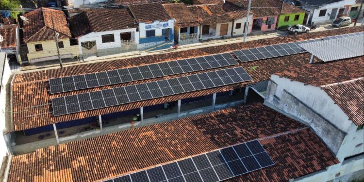 Prefeitura de Ubaíra investe em energia solar para escolas municipais