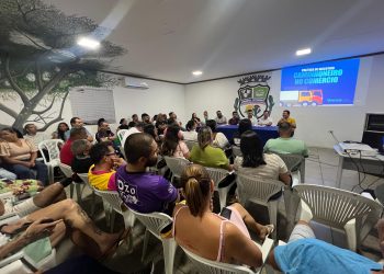 Prefeitura de Manoel Vitorino e comerciantes do município discutem ações para organização e desenvolvimento do setor