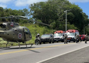 Policial militar morre após homem causar acidente ao fugir de blitz em rodovia na Bahia